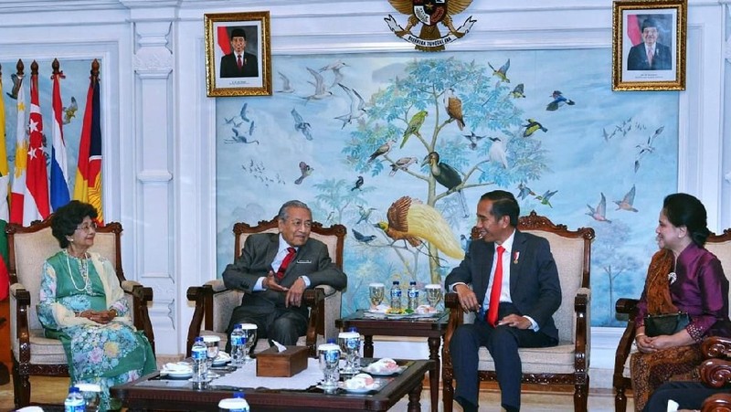 Presiden Joko Widodo dan Perdana Menteri Malaysia Mahathir Mohamad melakukan rangkaian acara kenegaraan di Istana Bogor, Jumat (29/6/2018).