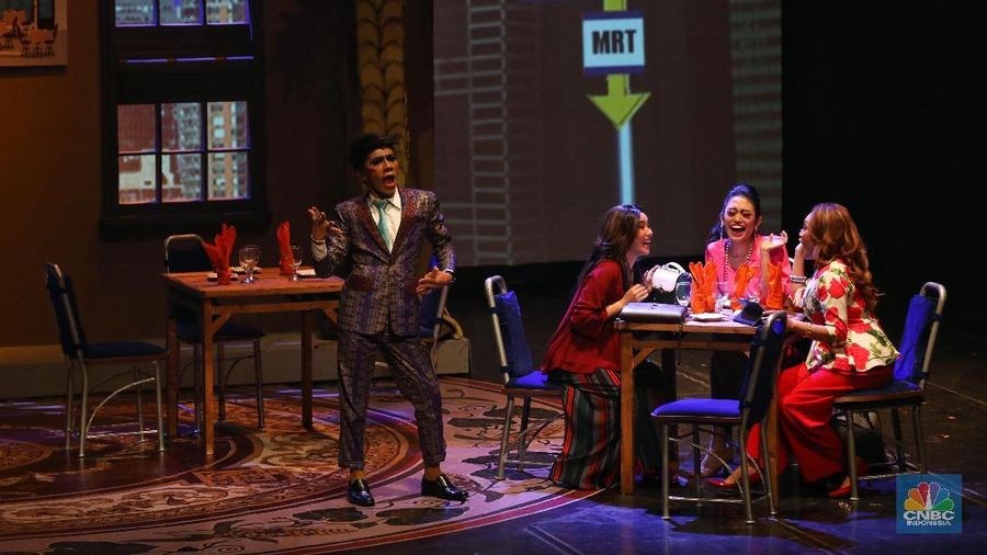 Pertunjukan ini merupakan terobosan baru dimana fiksi ilmiah diangkat ke panggung teater.