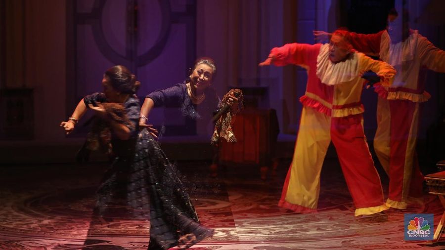 Pertunjukan ini merupakan terobosan baru dimana fiksi ilmiah diangkat ke panggung teater.