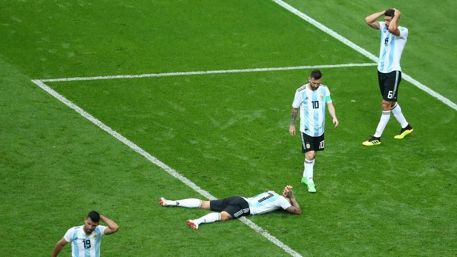 Tersingkir dibabak 16 besar Piala dunia 2018 memastikan kehilangan dua pemain bintang besar