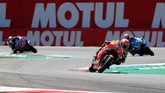 Pada akhir balapan, Marc Marquez tampil lebih konsisten dan solid sehingga mulai bisa melepaskan diri dari kejaran pebalap-pebalap lainnya. (REUTERS/Yves Herman)