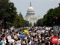 Ribuan Warga AS Protes Kebijakan Imigrasi Trump