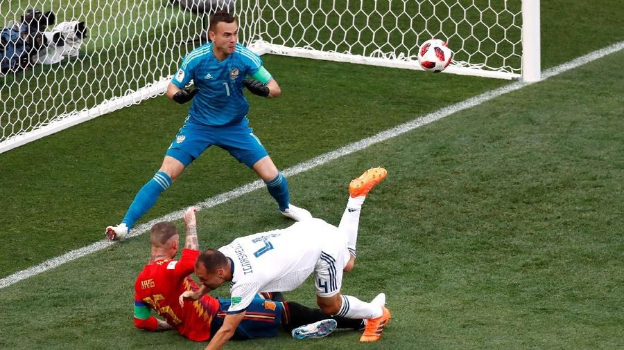 Rusia menciptakan sejarah dengan lolos ke perempat final Piala Dunia untuk kali pertama sejak Uni Soviet bubar.