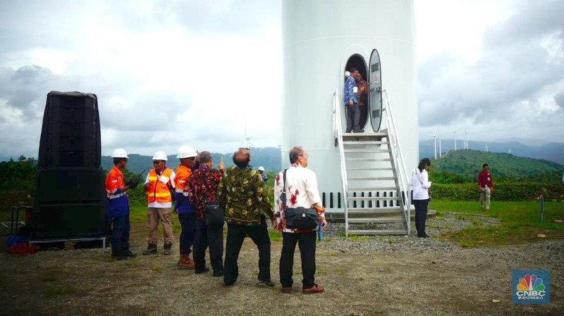 Pembangkit angin di Sidrap ini merupakan bagian dari program 35 ribu MW yang digagas oleh Presiden Joko Widodo.