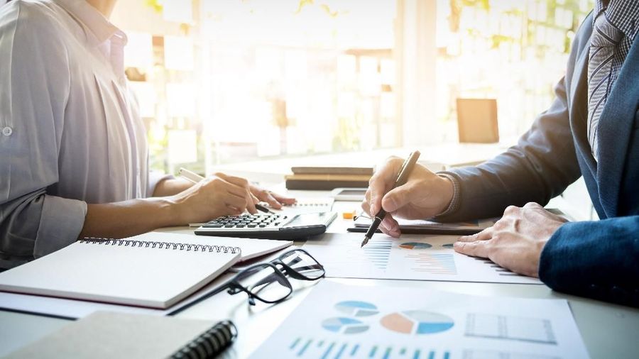 Wacana pengenaan pajak atas transaksi valuta asing kembali mengemuka menyusul anjloknya hampir seluruh mata uang di dunia