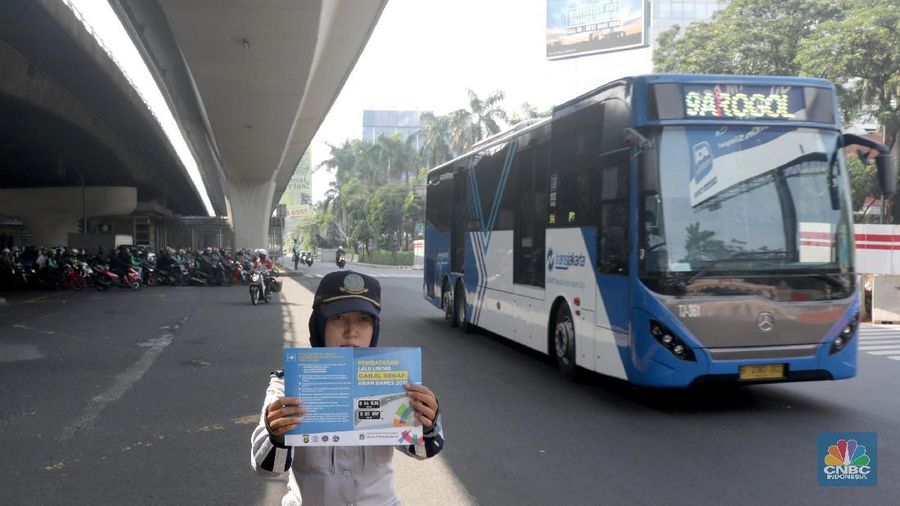 Pemberlakuan ganjil genap tersebut berbeda dengan pemberlakuan ganjil genap yang telah diterapkan sebelumnya.
