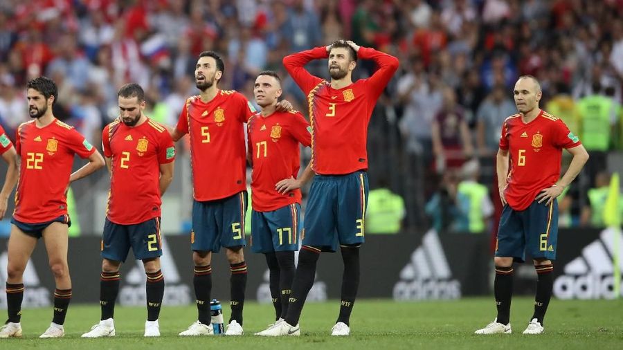 Rusia menciptakan sejarah dengan lolos ke perempat final Piala Dunia untuk kali pertama sejak Uni Soviet bubar.