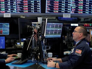Bursa Saham Mirip Saat Covid: Dow Jones Turun 1.670 Poin, Eropa Hancur