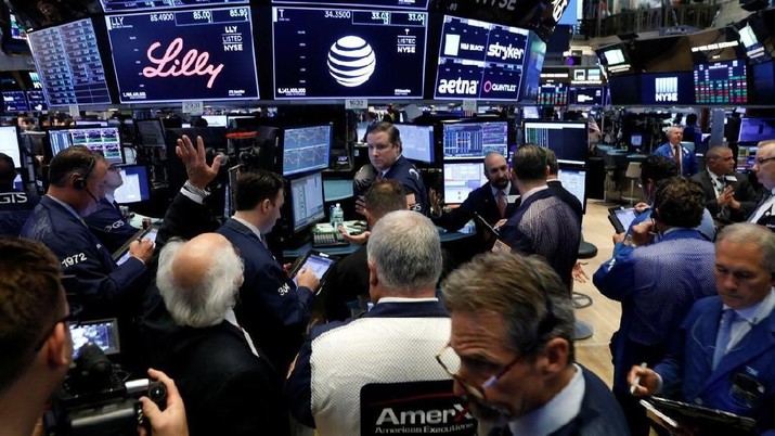 The floor of the New York Stock Exchange in New York City, June 13, 2018. REUTERS/Brendan McDermid