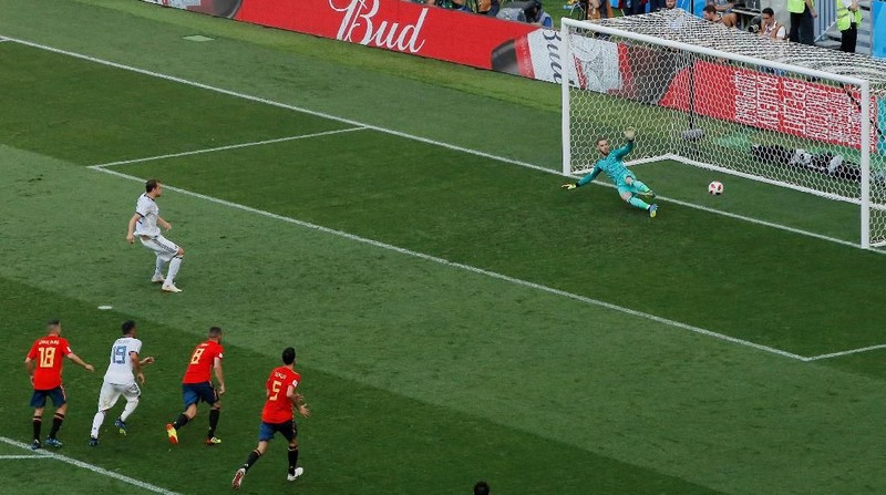 Rusia menciptakan sejarah dengan lolos ke perempat final Piala Dunia untuk kali pertama sejak Uni Soviet bubar.