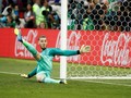 Spanyol Tersingkir, De Gea Jadi Bulan-bulanan Netizen Dunia