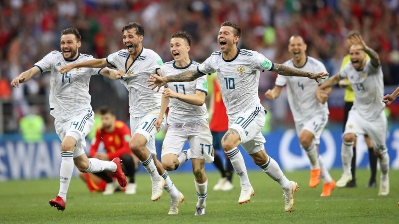 Rusia menciptakan sejarah dengan lolos ke perempat final Piala Dunia untuk kali pertama sejak Uni Soviet bubar.