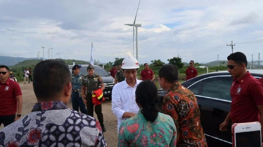 Jokowi mengatakan PLTB serupa tidak hanya dikembangkan di Sidrap saja, namun juga 80% sudah dikerjakan di Jeneponto.