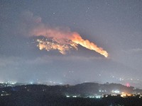 127 Gunung Api Aktif di RI, Separuh Lebih Potensi Meletus