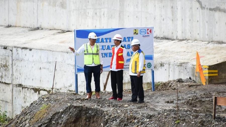 Untuk Bendungan Paselloreng progres konstruksinya sudah 73,3% dan ditargetkan selesai akhir Februari 2019.