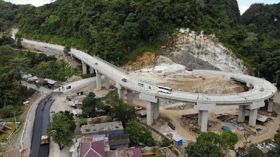 Dari total panjang 2,8 km, sepanjang 313 meter berupa konstruksi layang karena kawasan tersebut merupakan kawasan hutan lindung serta merupakan jalur wisata.
