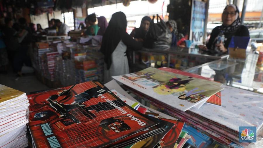 Memasuki tahun ajaran baru 2018/2019, sebagian orang tua murid mulai sibuk membeli perlengkapan sekolah untuk anak mereka.