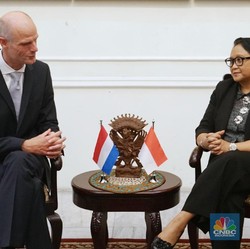 CPO Jadi Isu Pembahasan Menlu RI dan Belanda