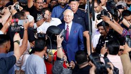 Liput Sidang Korupsi Eks-PM Najib, Sejumlah Wartawan Cedera