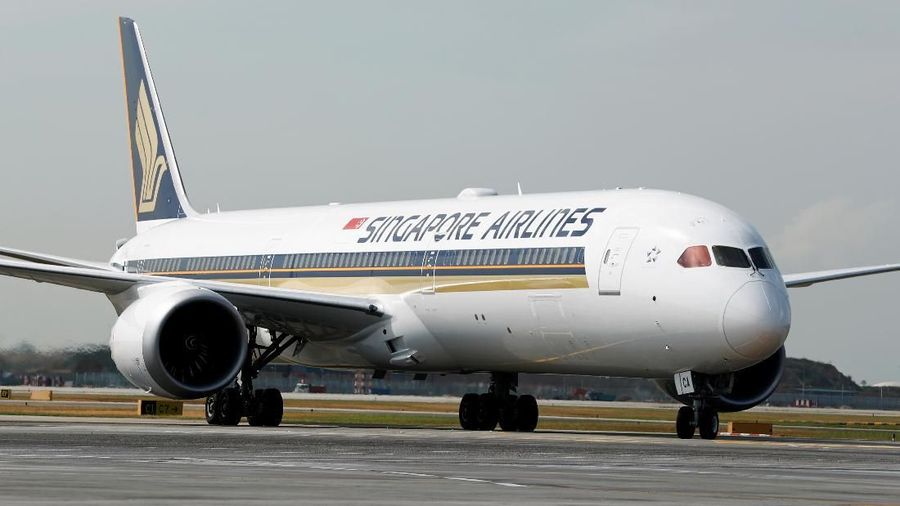 Pesawat Singapore Airlines Boeing 787-10 Dreamliner tiba di Bandara Changi, Singapura, Rabu 28 Maret 2018. REUTERS Edgar Su