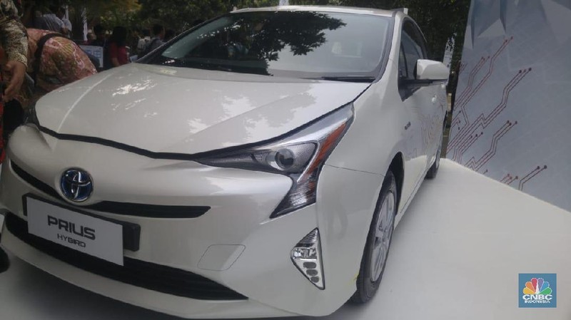 Mobil listrik yang akan digunakan untuk riset kali ini adalah jenis Hybrid dan Plug-in Hybrid.