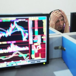 IHSG Tetap Tertekan Meski Sektor Tambang Menguat