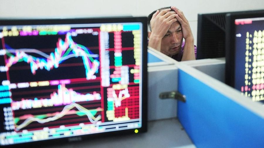 Indeks acuan bursa saham pada sesi I hari ini bergerak di zona merah dengan koreksi terkuatnya sebesar -0,73%, merespons perang dagang.