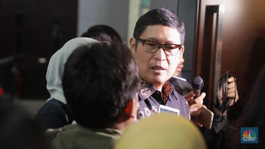 BEI memperpanjang penghentian sementara (suspensi) perdagangan saham tiga emiten dan melakukan suspensi atas satu emiten.