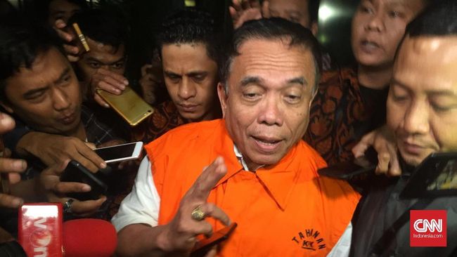 Saksi Akui Transfer Ratusan Juta Rupiah untuk Irwandi Yusuf