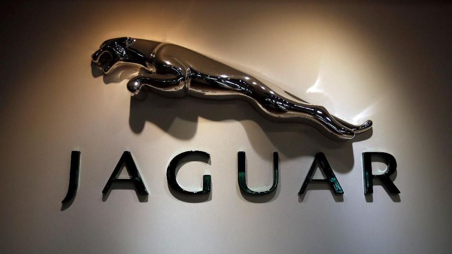 FILE PHOTO: The Jaguar logo is pictured at a Jaguar Land Rover showroom in Mumbai February 13, 2013. REUTERS/Vivek Prakash/File Photo