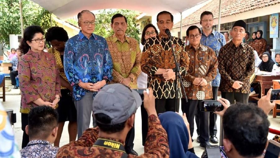 Mempercepat pelaksanaan kemudahan berusaha melalui sistem perizinan tunggal digital (online single submission/OSS)