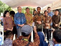 Cara Hadapi Ekonomi Sulit: Percepat Kemudahan Berusaha