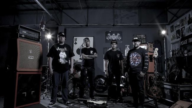 Rilis Klip Pertama dalam 10 Tahun, Seringai Menggila di Damri