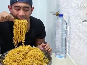 Ternyata Nonton Mukbang Bisa Obati Rasa Sepi, Ini Kata Pakar