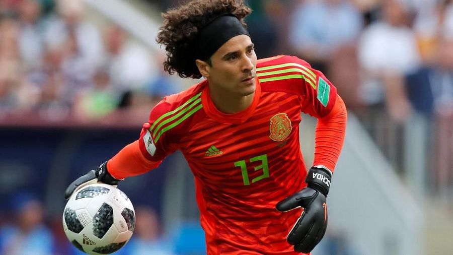 Jumlah gol menjadi penentu lolosnya tim melaju ke laga berikutnya. Di balik itu ada kerja keras para kiper untuk manahan agar gawang tidak bobol.