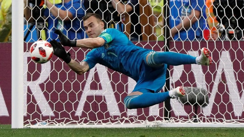 Jumlah gol menjadi penentu lolosnya tim melaju ke laga berikutnya. Di balik itu ada kerja keras para kiper untuk manahan agar gawang tidak bobol.