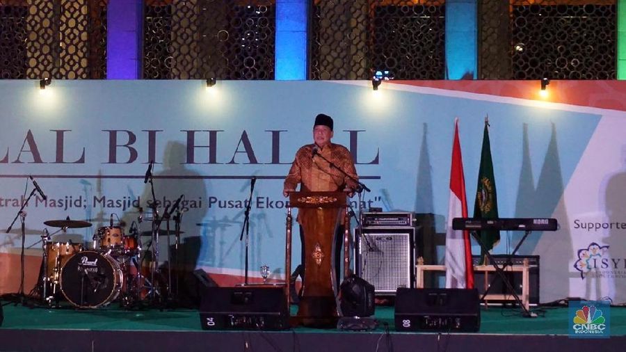 Pengusaha nasional Chairul Tanjung mendorong penguatan posisi umat Islam dalam sektor perekonomian di Indonesia.