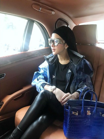 Penjual Hermes yang Menyebut Syahrini Pakai Tas Palsu Mencabut Tuduhannya Penjual Hermes yang Menyebut Syahrini Pakai Tas Palsu Mencabut Tuduhannya