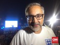 'The Three Lions' Menang, Dubes Inggris Peluk Dubes Swedia