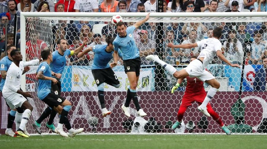 Raphael Varane dan Antoine Griezmann menjadi pahlawan kemenangan Prancis.