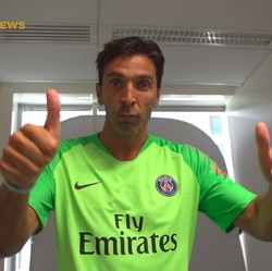 Di Tengah Hiruk-pikuk Piala Dunia, Buffon Resmi ke PSG