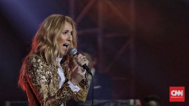 Gimik Menyempurnakan Penampilan Elegan Celine Dion di Jakarta