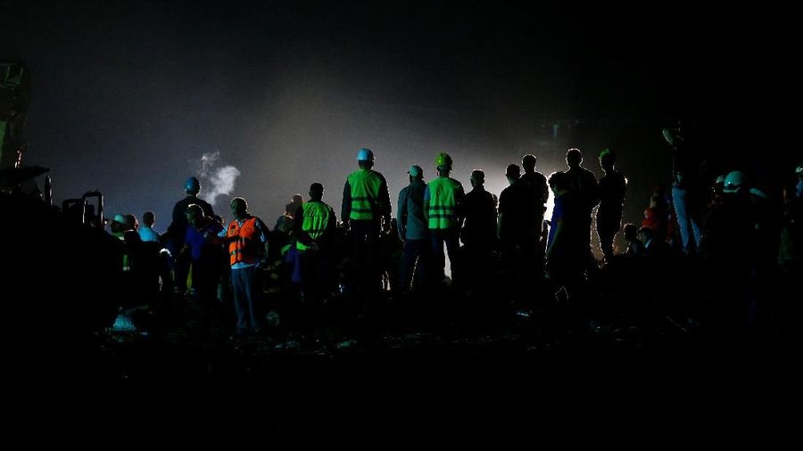 Peristiwa tersebut mengakibatkan sepuluh orang tewas dan 73 orang cedera.