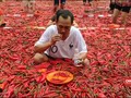 VIDEO: Lomba Makan Cabai di China