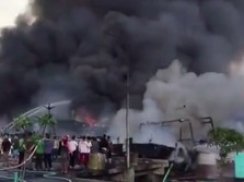 39 Unit Kapal Ikan Terbakar di Pelabuhan Benoa Bali