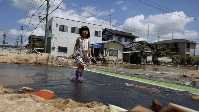 KJRI Osaka Bantu WNI Korban Banjir dan Longsor di Jepang