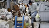 Selain memakan korban lebih dari 157 orang, puluhan lainnya dikabarkan masih hilang. (REUTERS/Issei Kato)