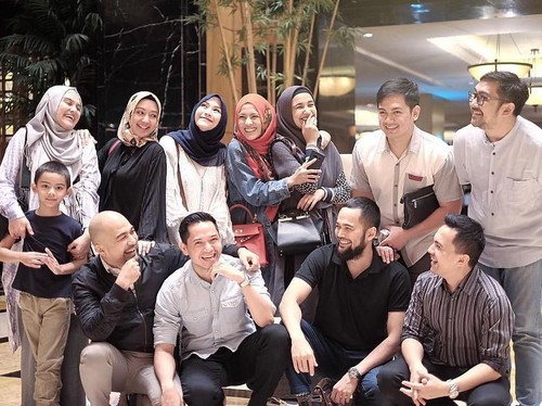 Mewah, Geng Dakwah Shireen Sungkar Bareng 8 Artis Lainnya Mewah, Geng Dakwah Shireen Sungkar Bareng 8 Artis Lainnya
