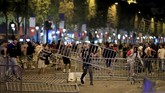 Lagu kebangsaan Prancis, La Marseillaise, serta seruan