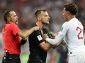 Inggris Kalah di Tengah dan Tergantung Bola Mati